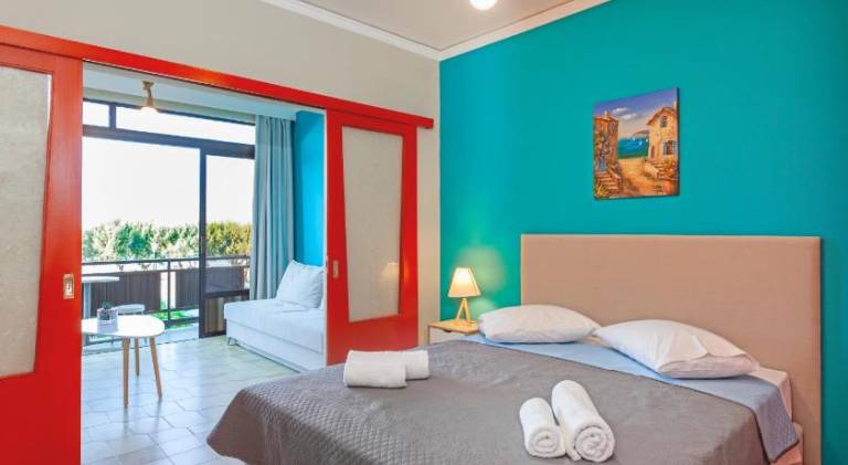 Apartment with yard & terrace in Rhodes