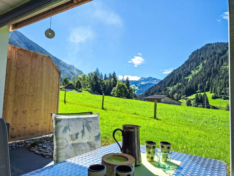 Apartment with yard & terrace | Nature view — photo 2