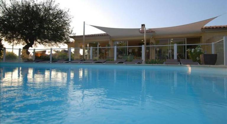 Location de vacances Olivier jardin privatif et piscine chauffee partagee — photo 4
