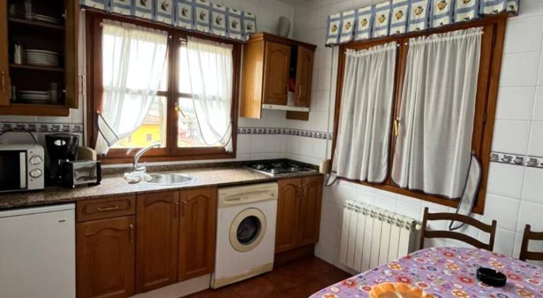 Lovely serviced apartment with BBQ & patio | Pet-friendly — photo 4