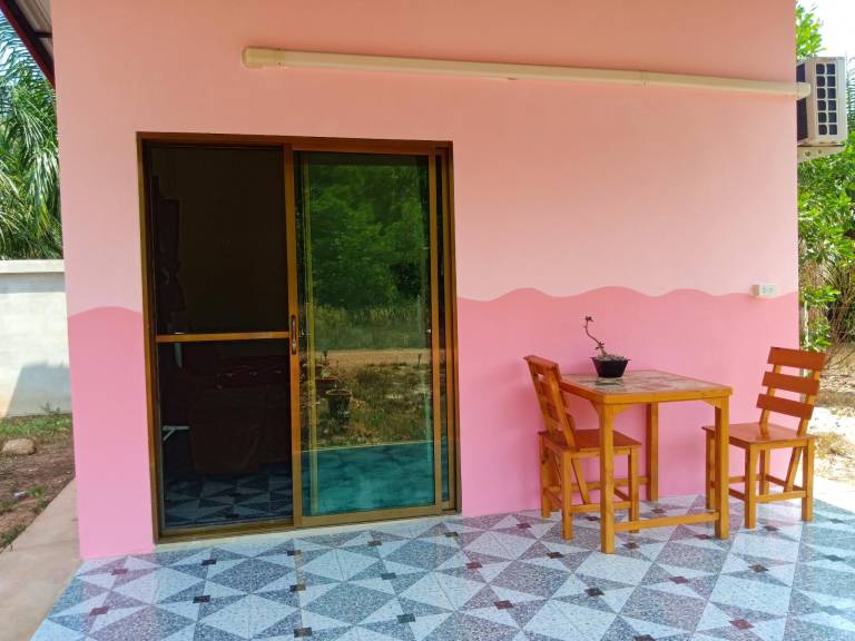 Beautiful villa with grill & garden | Close to the beach | Pets are welcome in Chumphon