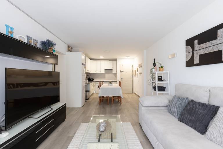 Rental apartment with patio & pool — photo 2