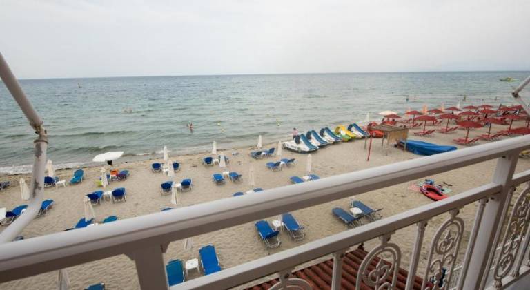 Lovely serviced apartment with patio | Close to the beach | Dogs allowed — photo 3