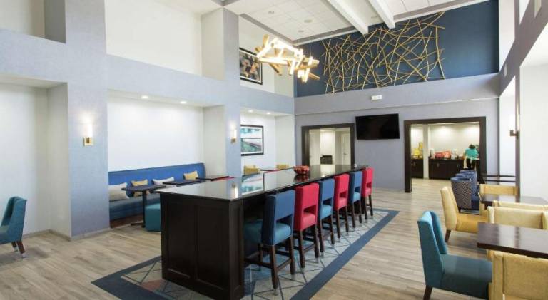 Hampton Inn & Suites Ankeny — photo 2