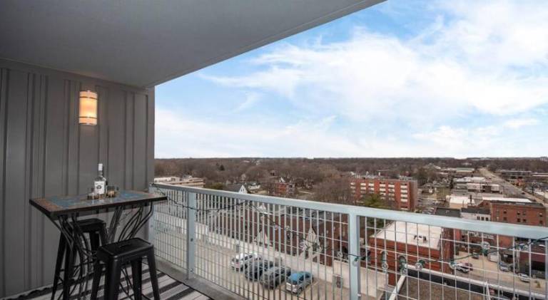 Apartment | Good for workation in Champaign, IL