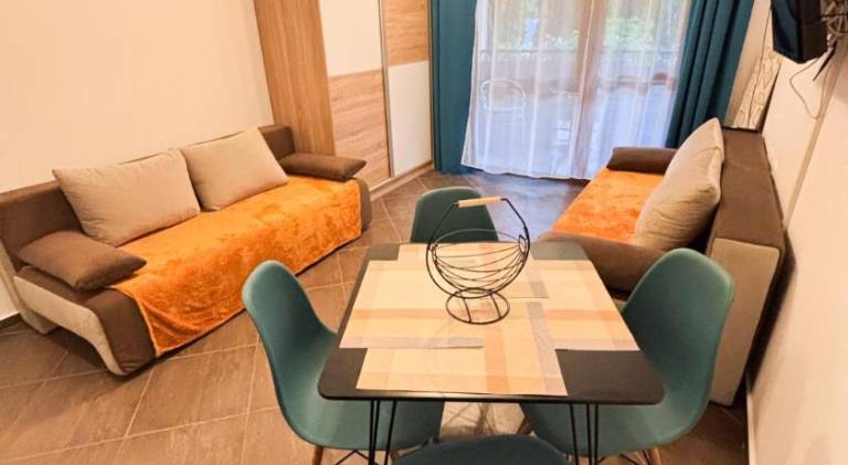 Holiday apartment with patio, private pool & garden in Sunny beach