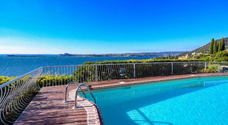 Serviced apartment with pool, BBQ & yard | Pets are welcome — photo 4