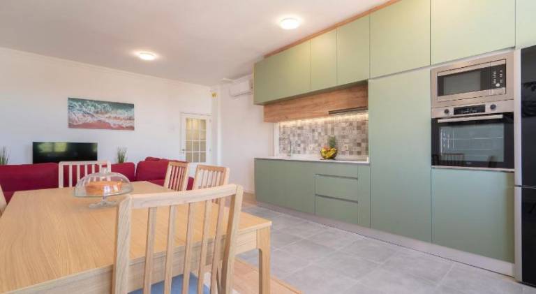 Wonderful rental apartment | Next to São Bento Railway Station | Suitable for remote work | Pets are welcome in Porto