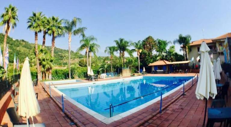 Apartment with pool in Acireale