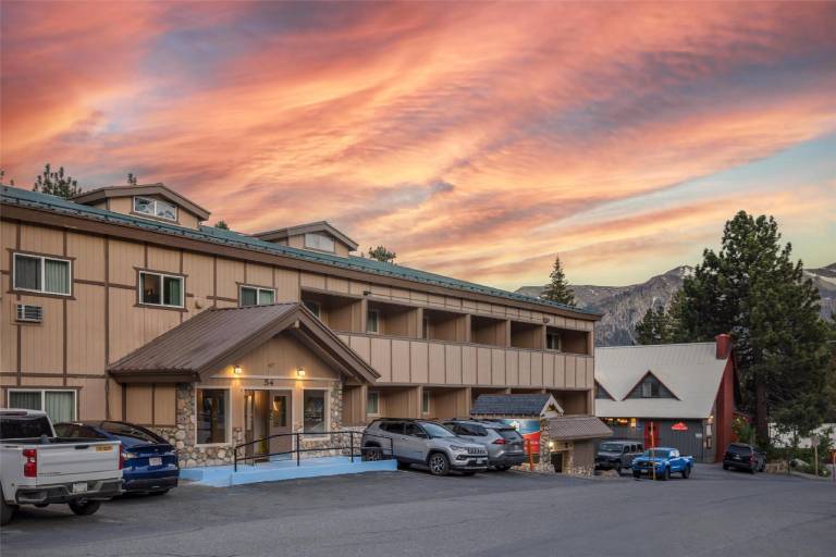 SureStay Plus by Best Western Mammoth Lakes — photo 3