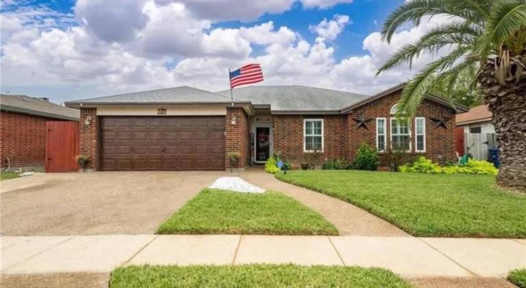 Pleasant vacation home with pool | Good for workation | Pets are welcome in Corpus Christi, TX
