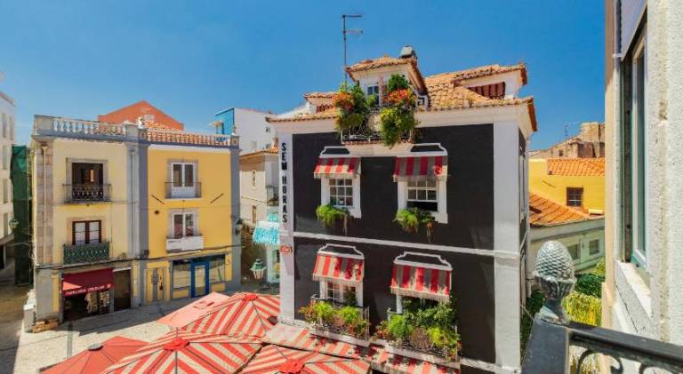 Rental apartment with 4 rooms for 9 persons in Setubal