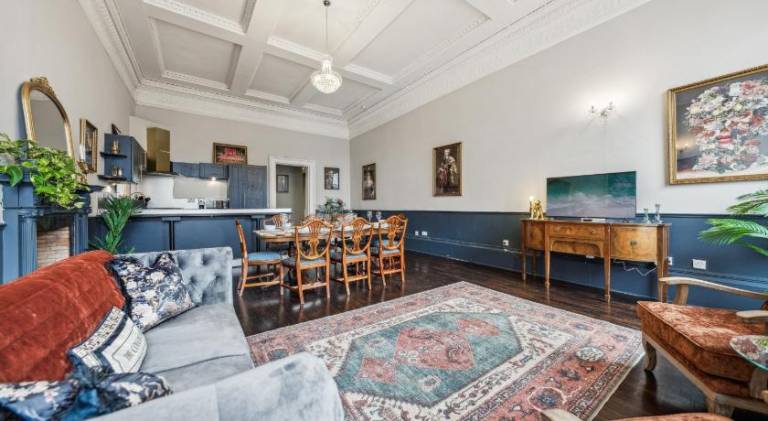 Rental apartment | Near Kelvingrove Art Gallery and Museum | Pet-friendly in Glasgow