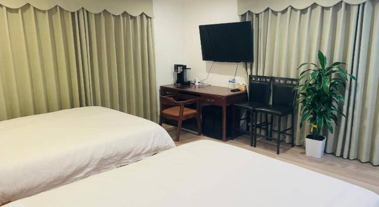 Quiet Private Room Near SFO with Free Parking — photo 4