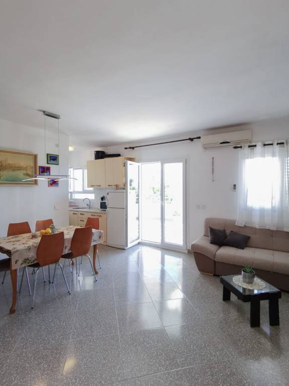 Three bedroom apartment with terrace and sea view Mimice, Omiš (A-14230-a) — photo 5