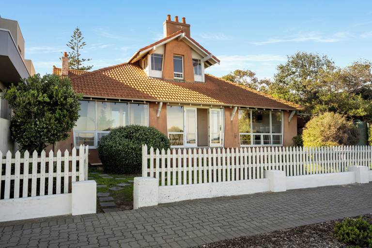 House  Henley Beach