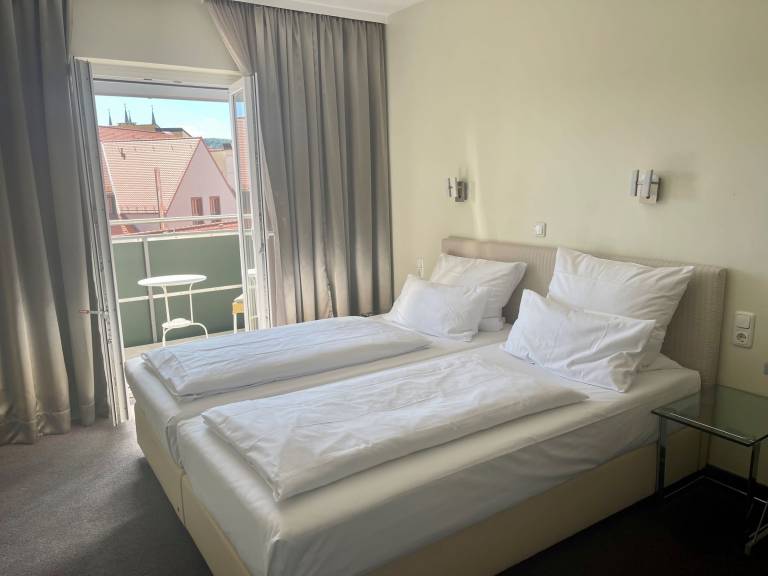 Doppelzimmer mit Balkon