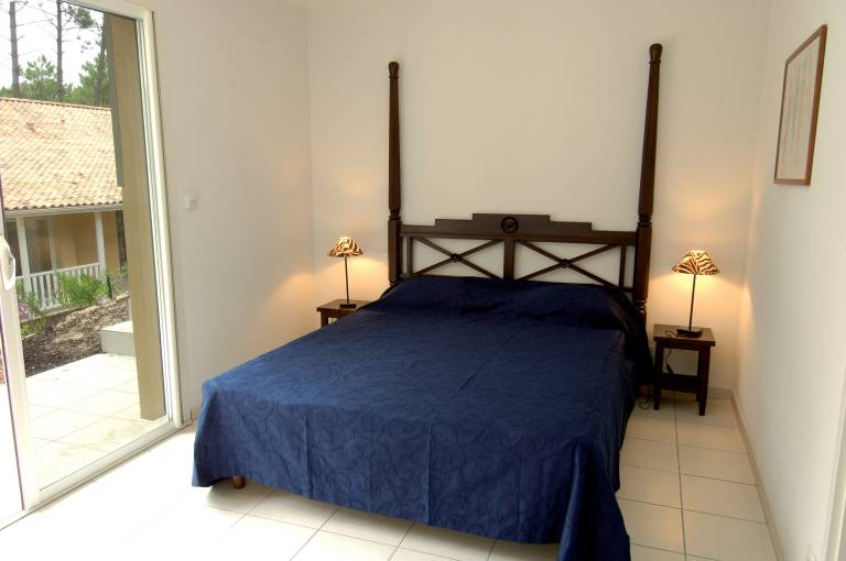Children-friendly nice villa with yard, pool & patio | Golf view | Pets allowed — photo 4