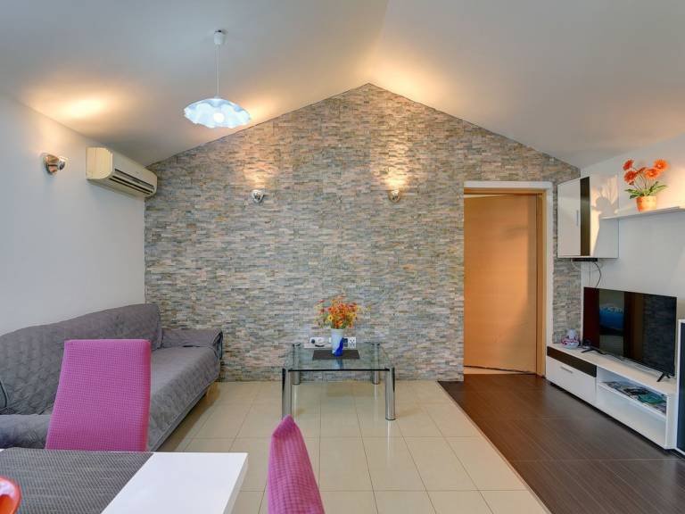 House with patio & barbeque — photo 5