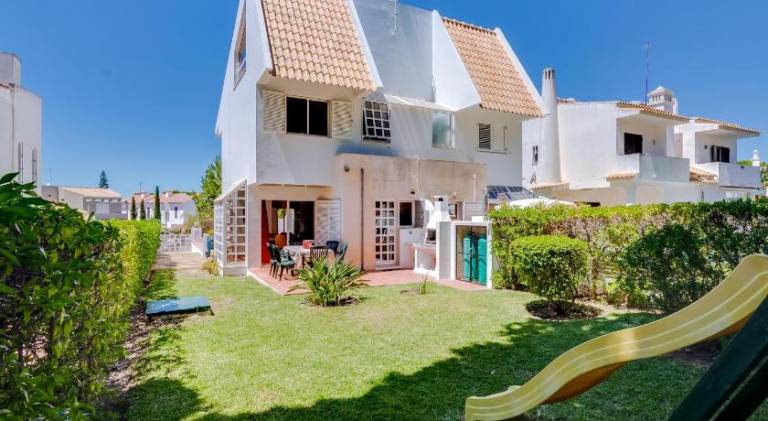 House with terrace, yard & private pool — photo 5