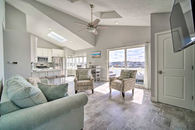Condo w/ Bay Views  5 Mi to Atlantic City! — photo 4