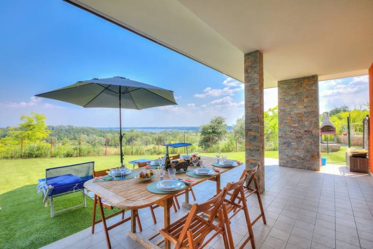     
Ferienhaus ∙ 6 Gäste ∙ 2 Schlafzimmer
