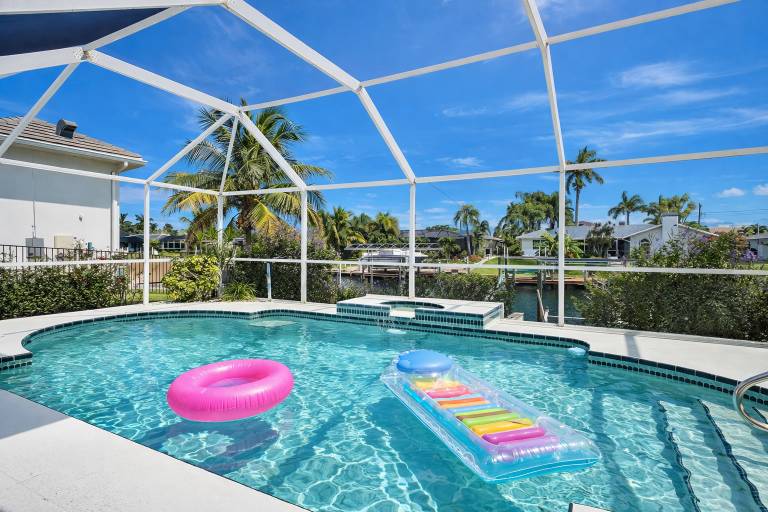 Vacation home with 3 rooms for 6 persons in Cape Coral, FL