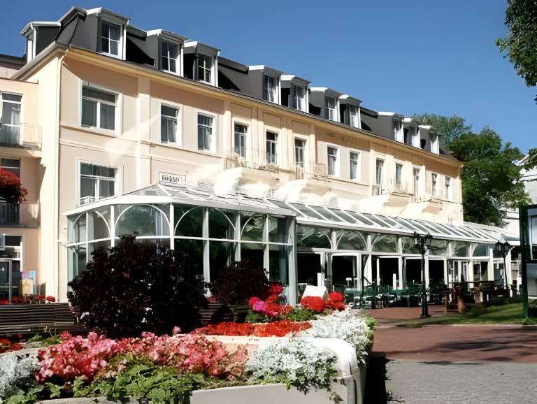 SEETELHOTEL Pommerscher Hof das Wellnesshotel im Herzen der Kaiserbader mit direktem Zugang zur Well in Heringsdorf