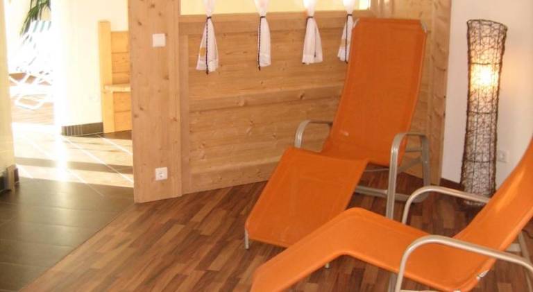 Serviced apartment with sauna, patio & garden | Pets allowed — photo 5