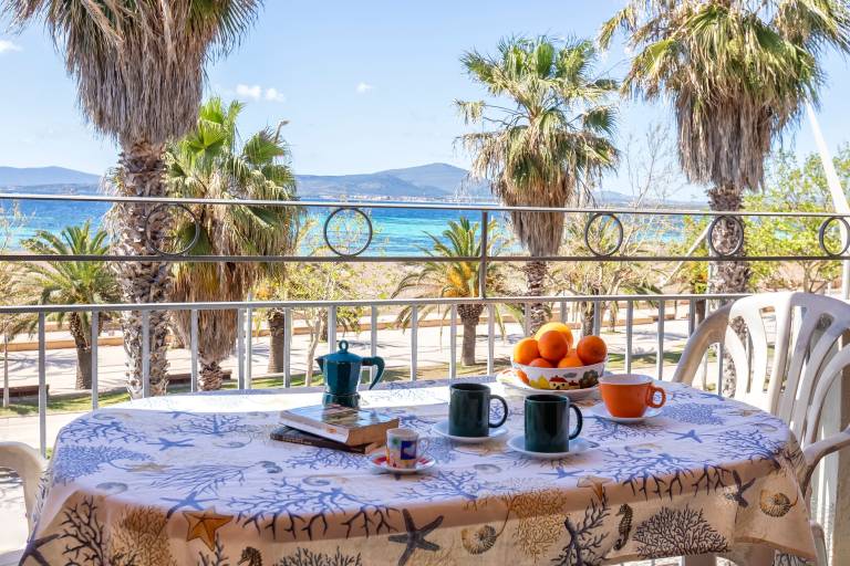 Apartment "Giallo Celeste" with Sea View, Balcony & Wi-Fi — photo 2