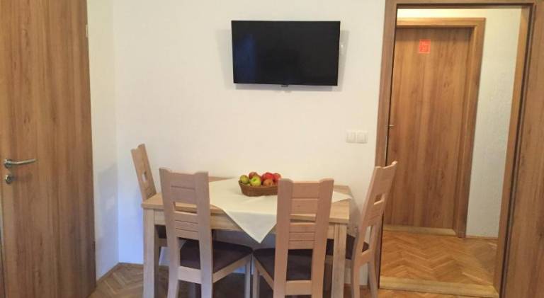 Apartmaji in sobe Tina — photo 4