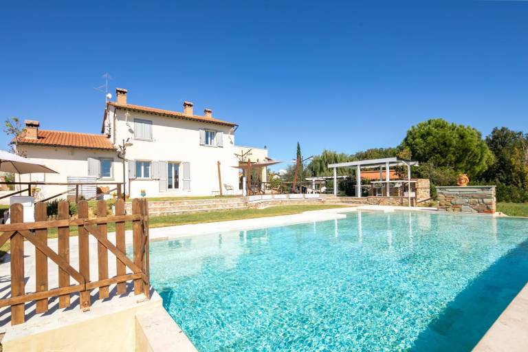 Children-friendly lovely vacation home with terrace, barbecue & private pool | Pets are welcome — photo 2
