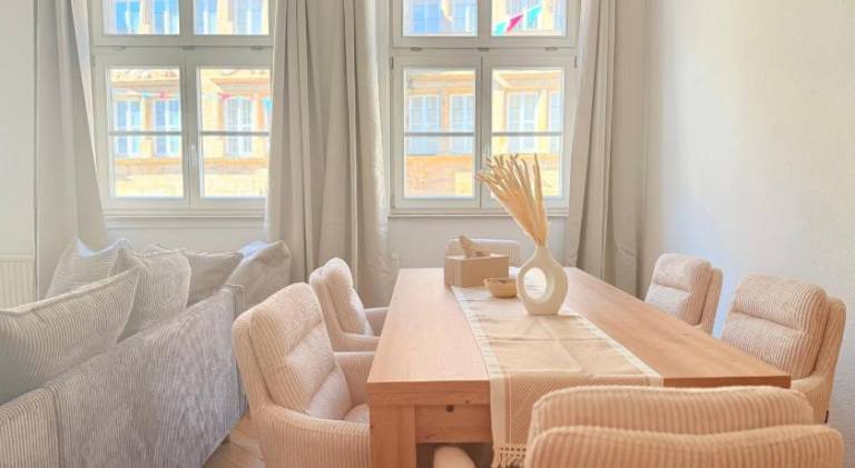 Big rental apartment | Pets allowed in Coburg