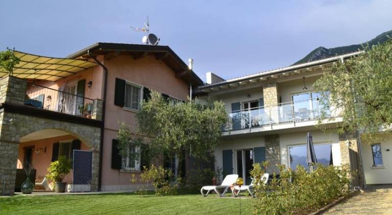 "Villa Giulia Nicole" Apartaments- Country House in Malcesine