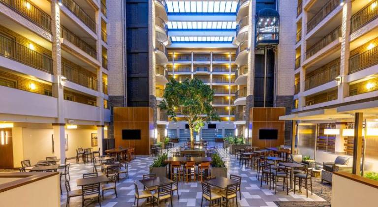 Embassy Suites by Hilton Minneapolis Bloomington Edina — photo 2