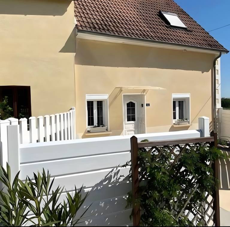 Vacation home with garden, terrace & fast internet | Garden view | Perfect for remote work — photo 2