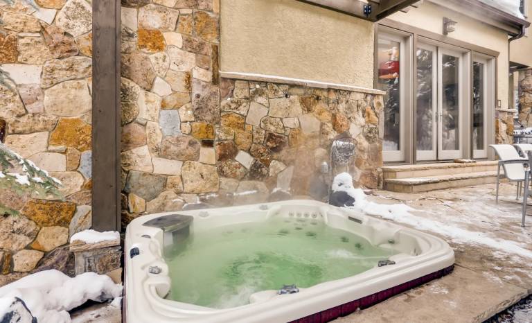 Family-oriented spacious duplex with garden, hot tub & barbeque | Mountain view | Dogs allowed — photo 2