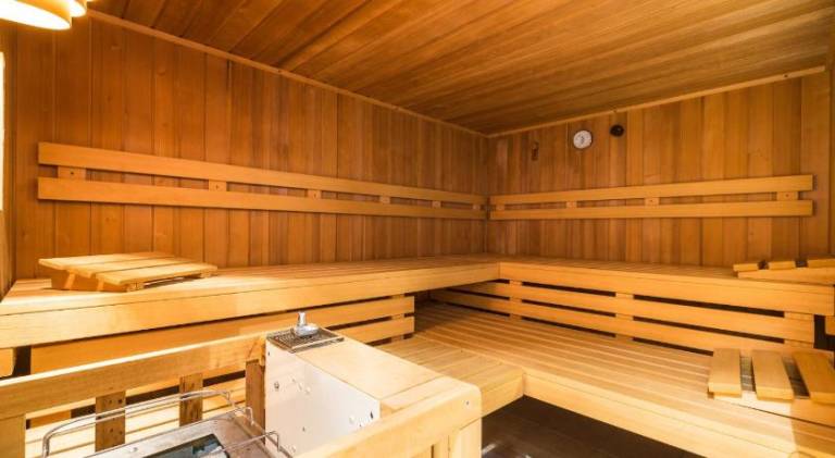 Holiday apartment with sauna, yard & patio — photo 5