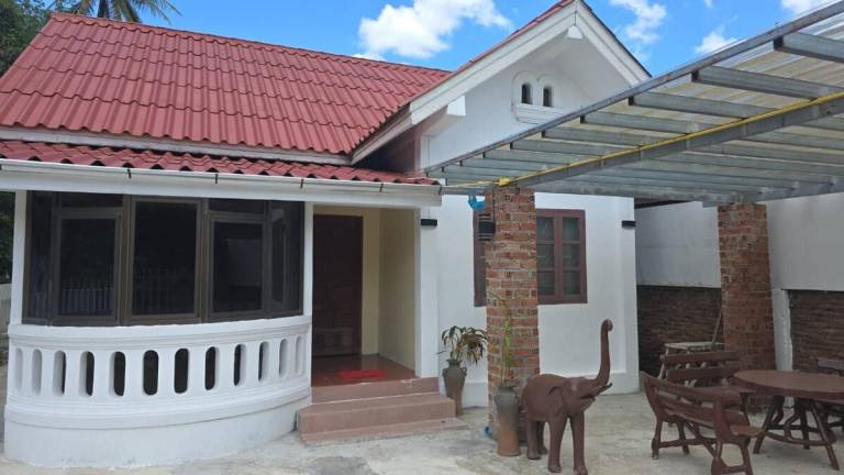 House | Next to Phou Si | Pets are welcome — photo 3