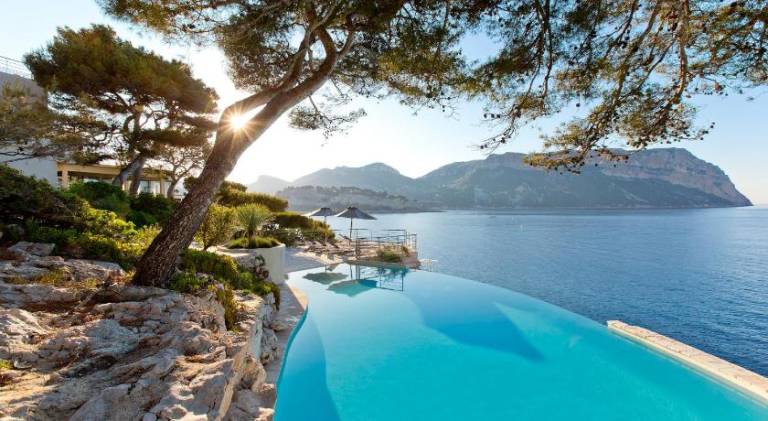 Hotel Les Roches Blanches Cassis in Cassis