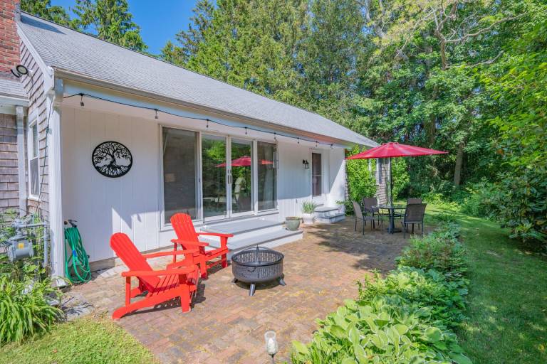 Pet-Friendly Cape Escape Near Beach & Dining in Massa