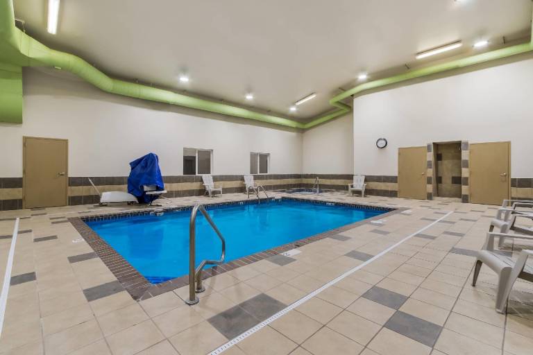 Econo Lodge Inn & Suites Yankton — photo 5