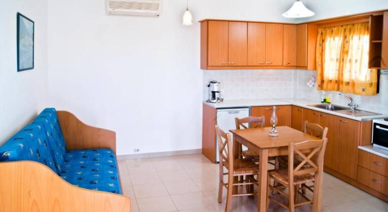 Rental apartment with patio, garden & grill — photo 4