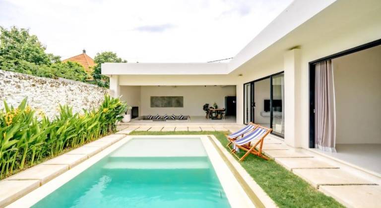 Villa with pool & jacuzzi in Pecatu