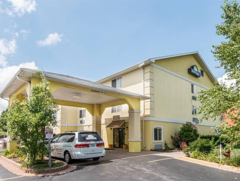 Days Inn by Wyndham Kansas City International Airport in Kansas City, MO