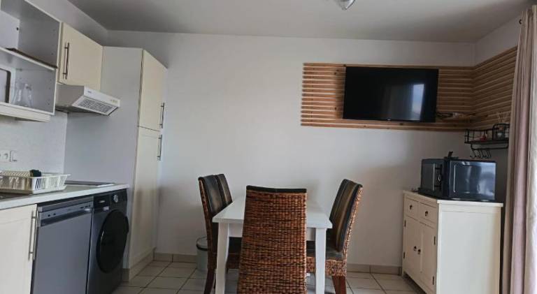 Superbe appartement avec piscine sauna et petite vue mer — photo 5