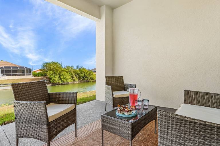 Waterfront Fun, Fishing & Hot Tub Retreat for Families and Friends - Blue Heron Cottage - Roelens — photo 3
