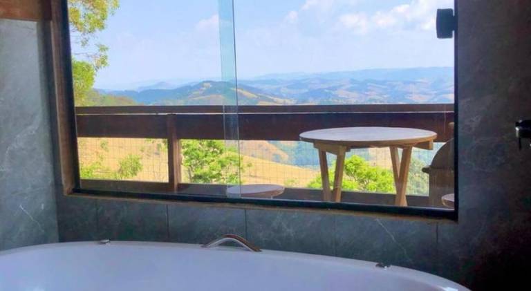 Lodge with hot tub, yard & terrace — photo 2