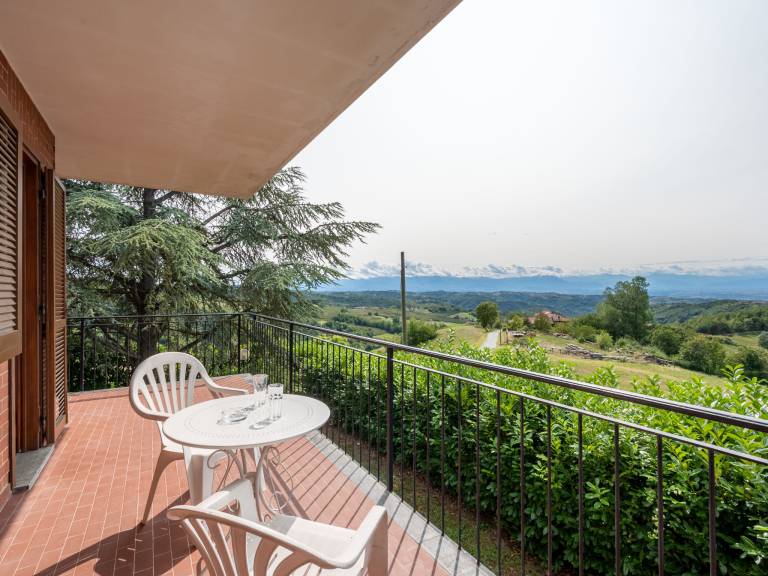 Vacation home with garden — photo 3