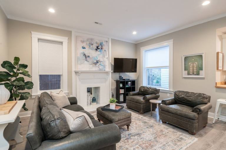 Villa  Central West End